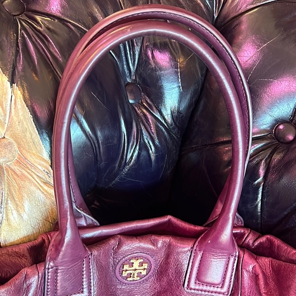 TORY BURCH Beautiful Supple Handbag in Eggplant/Plum - Picture 4 of 10